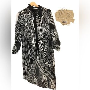 Cato Hi-Low Button Up Black and White Shirt Medium